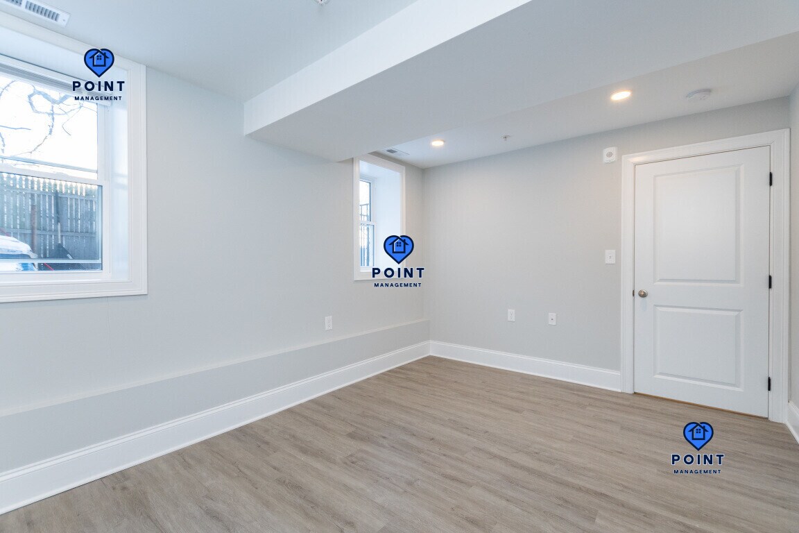 Building Photo - 220 Havre St