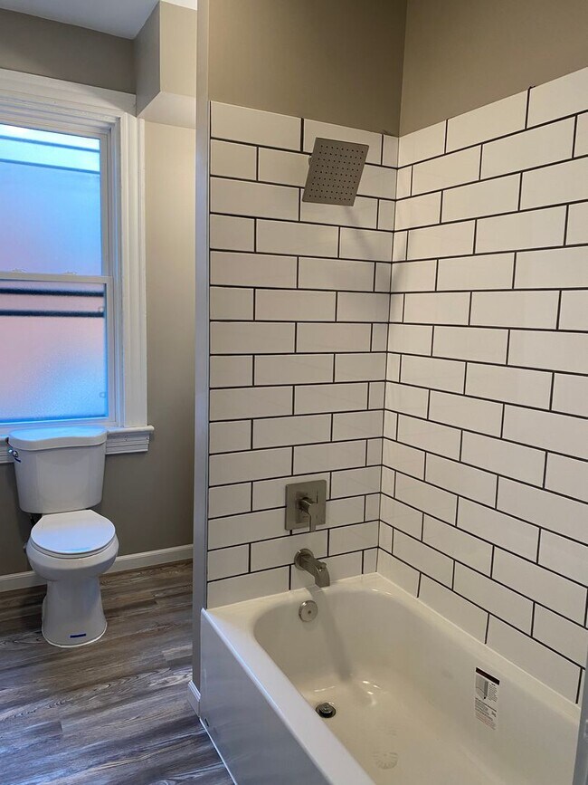 Building Photo - Gorgeous 1 and 2 bedroom apartments for rent in Pittsburgh