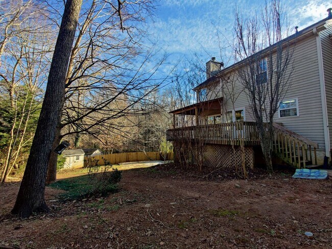 Building Photo - 925 Dogwood Park Dr