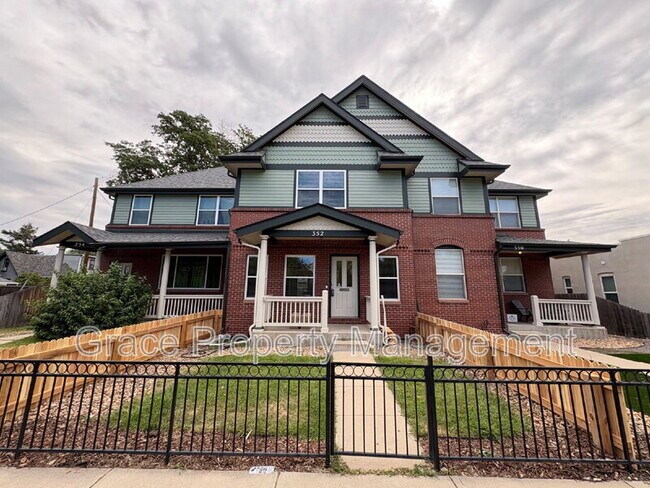 Building Photo - 352 Galapago St