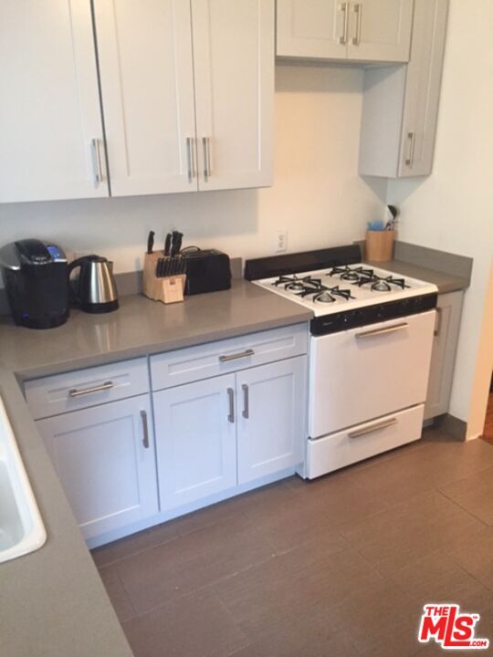 Building Photo - 312 S Reeves Dr