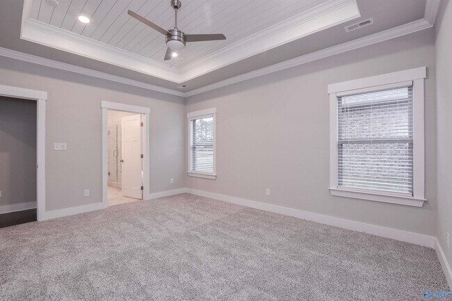 Building Photo - 14668 Greenleaf Dr