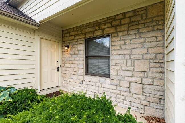 Building Photo - 8287 Talia Ct