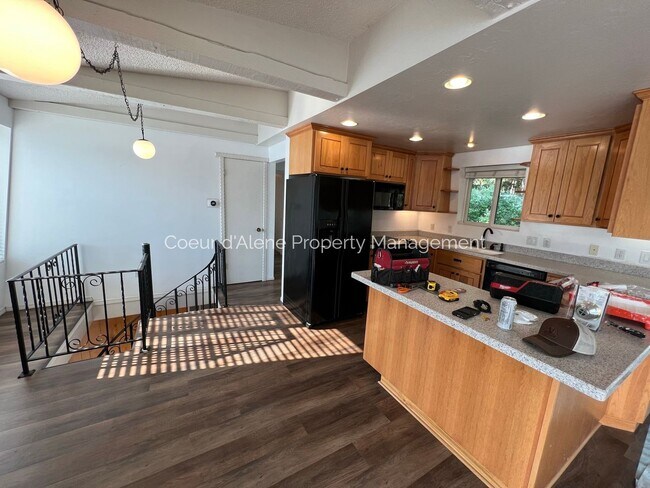 Building Photo - 2+ bed, 2 bath house on the Spokane River!