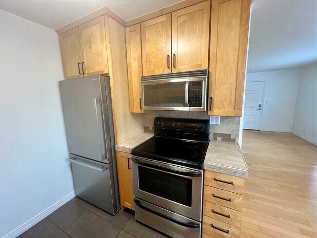 Building Photo - Beautiful 2 Bed / 2 Bath Condo in Prime Hillcrest Location – Near Balboa Park