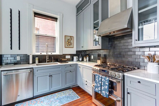 Building Photo - 415 Whitaker St