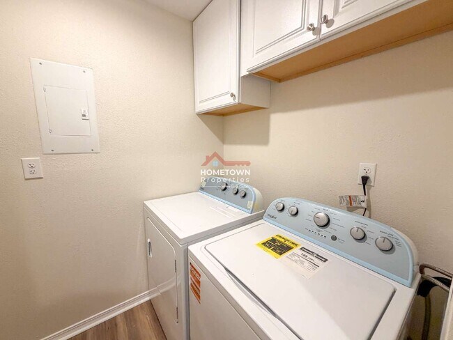 Building Photo - 4221 Brookside Dr