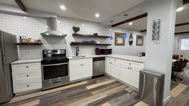 Building Photo - 1-97 Beach 96th St