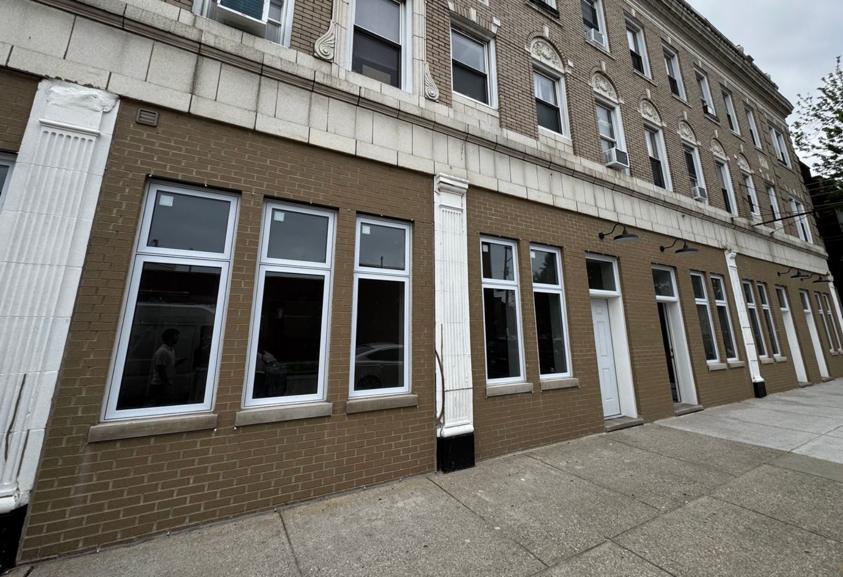 Building Photo - 4007 W School St
