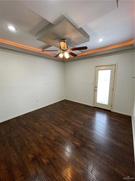 Building Photo - 1312 E Daffodil Ave