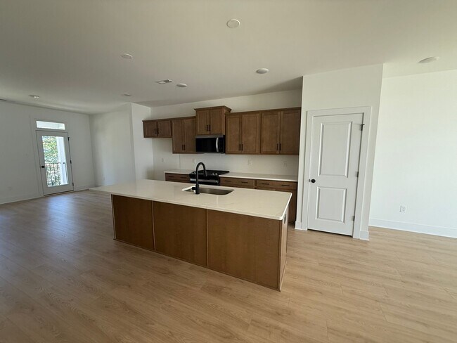 Building Photo - 15313 Sunray Aly