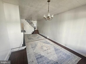 Building Photo - 330 W South St