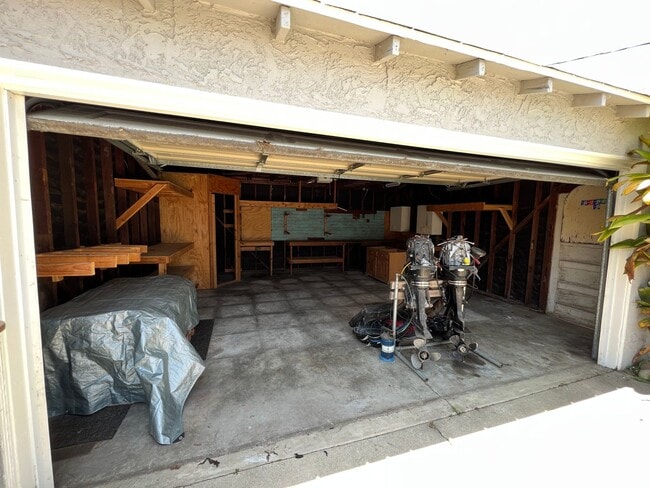 Building Photo - 3 Bedroom Midtown Ventura 1938 Charmer!