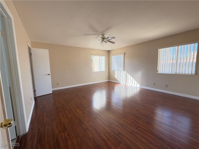 Building Photo - 924 Carmel Shrs Dr