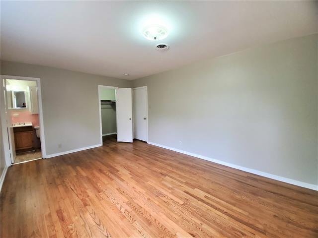 Building Photo - 2115 Glenwood Ln