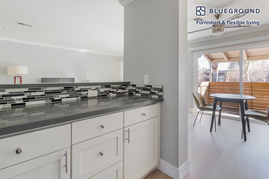 Building Photo - 848 Jordan Ave