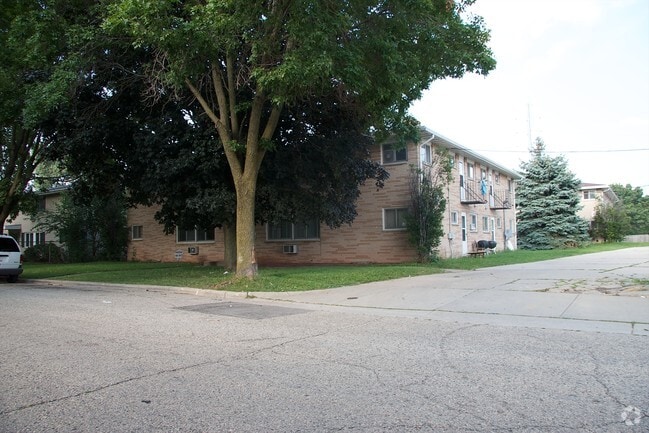 Building Photo - 1717-1721 Blossom Ln