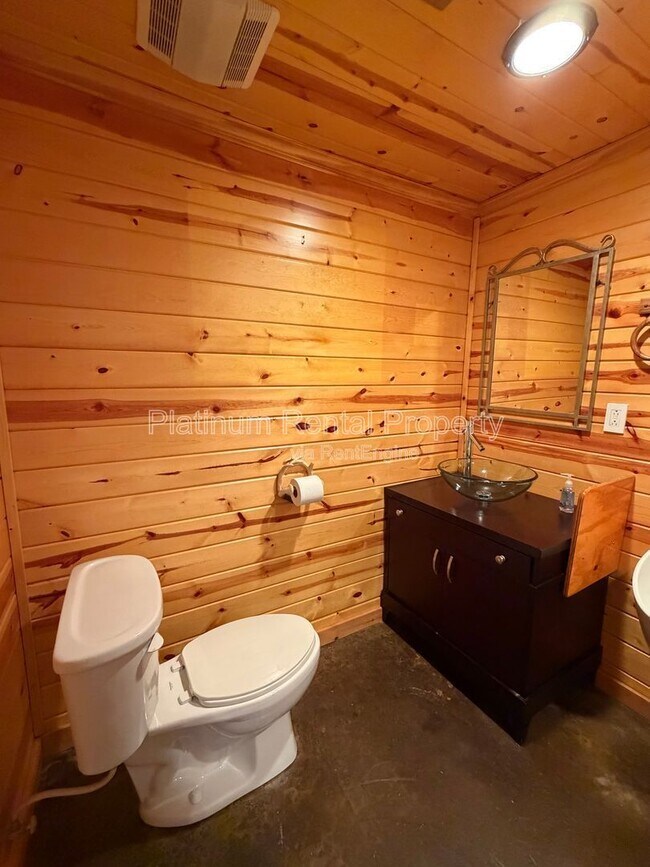 Building Photo - 835 Timber Lake Trail