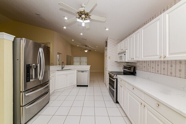 Building Photo - 3 Bed 2 Bath House with Water Views In The Fruitville Neighborhood In North Sarasota!!!