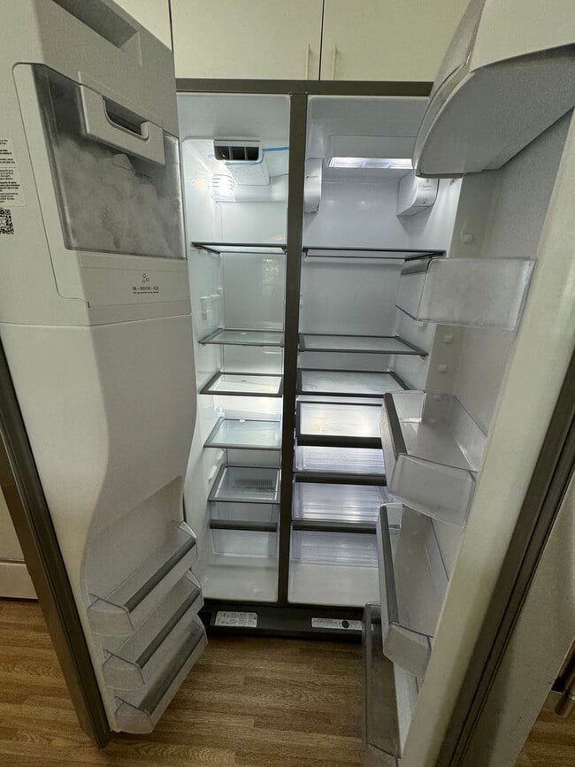 Building Photo - 1450 Young St