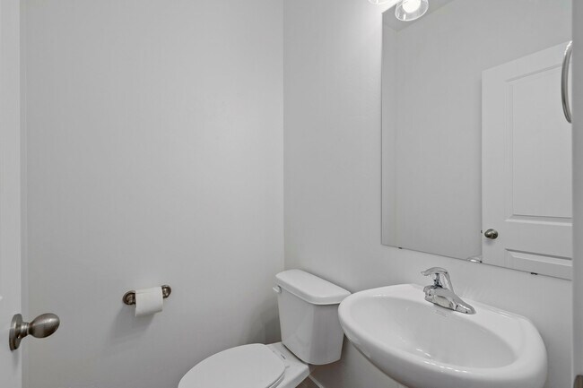 Building Photo - 904 S 850 W
