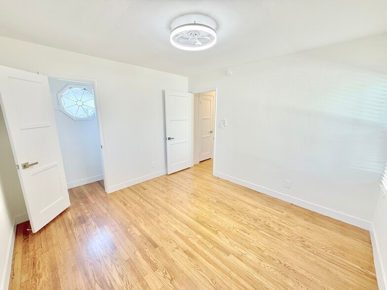 Building Photo - 618 Lincoln Blvd