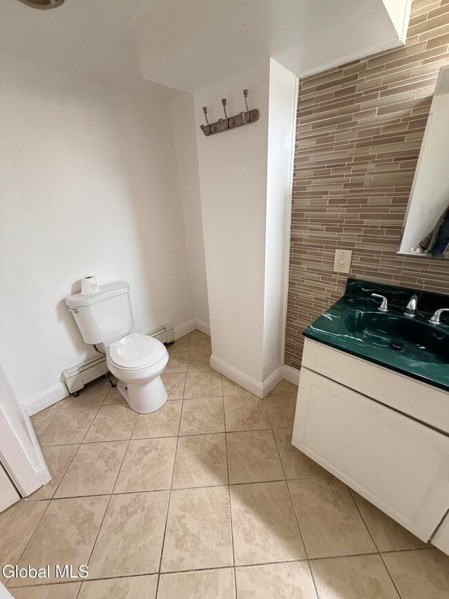 Building Photo - 200 Mohawk St