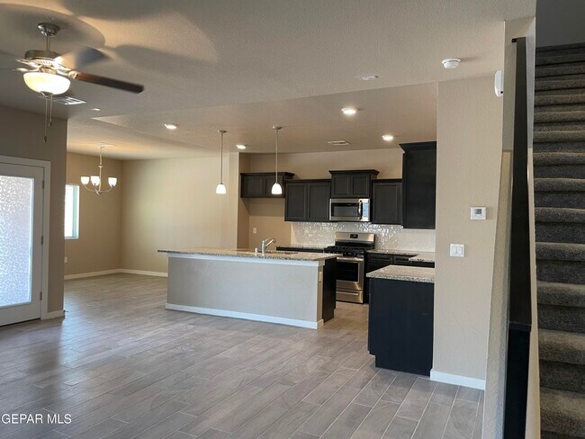 Building Photo - 15117 Design Ct