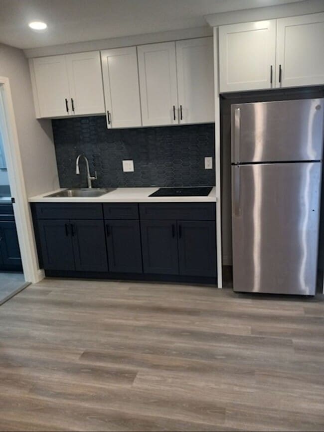 Building Photo - Commuters dream location, 1 bedroom apartment a few blocks from highway 680