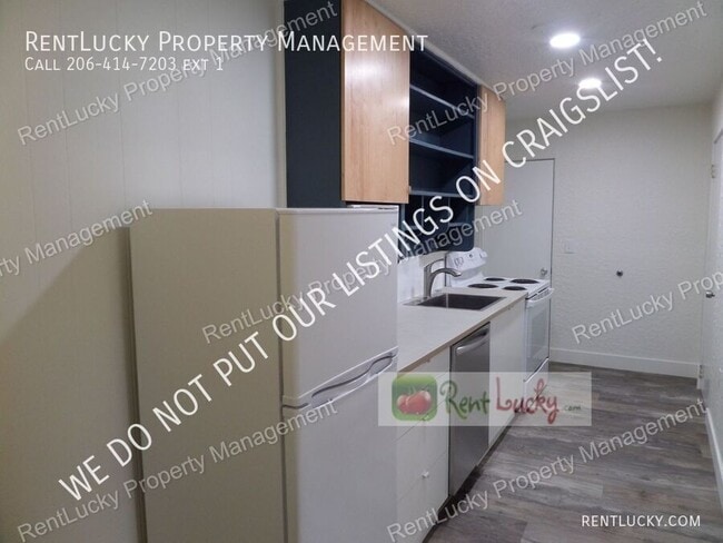 Building Photo - 2116 NE 85th St