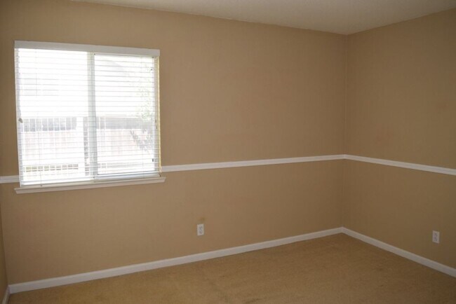 Building Photo - 4840 Knightswood Way
