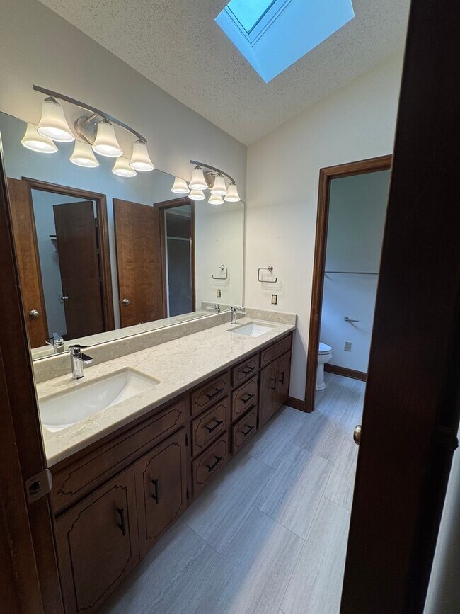 Building Photo - 257 Ponderosa Cir