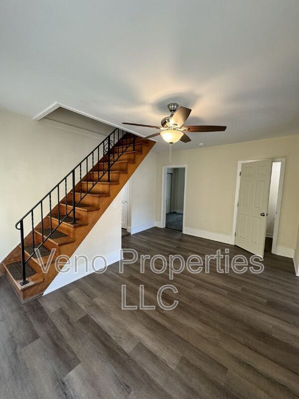 Building Photo - 25 William St