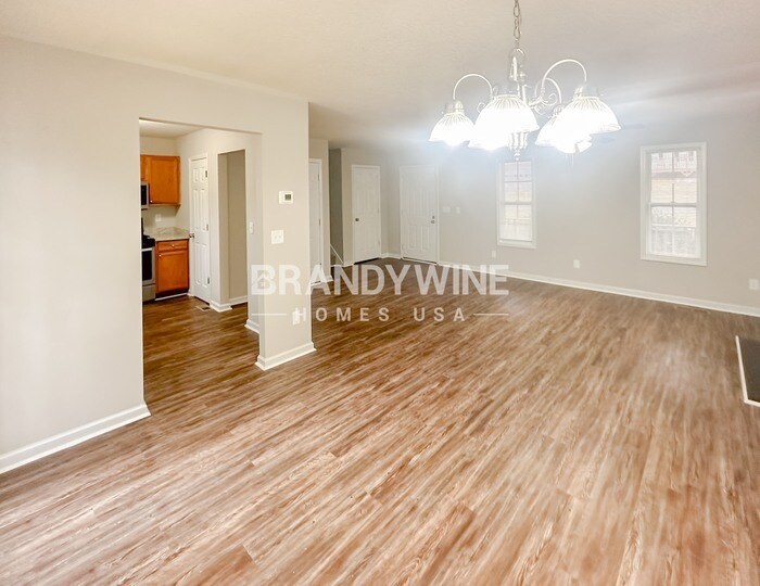 Building Photo - 700 Newport Dr