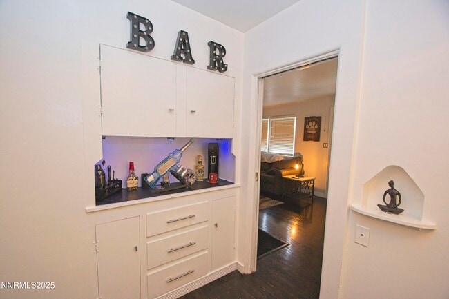 Building Photo - 1360 Plumas St