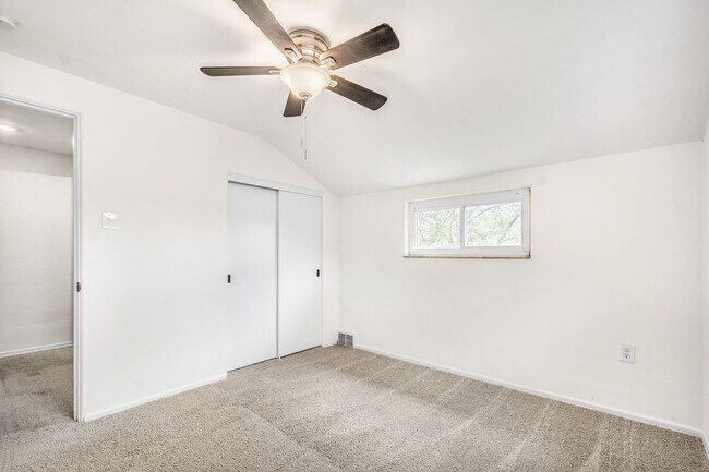 Building Photo - AVAILABLE JUNE 1ST! Fully UPDATED 3-bedroom townhouse in Overbrook!