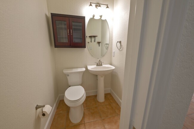 Building Photo - 3001 Claybrook Dr