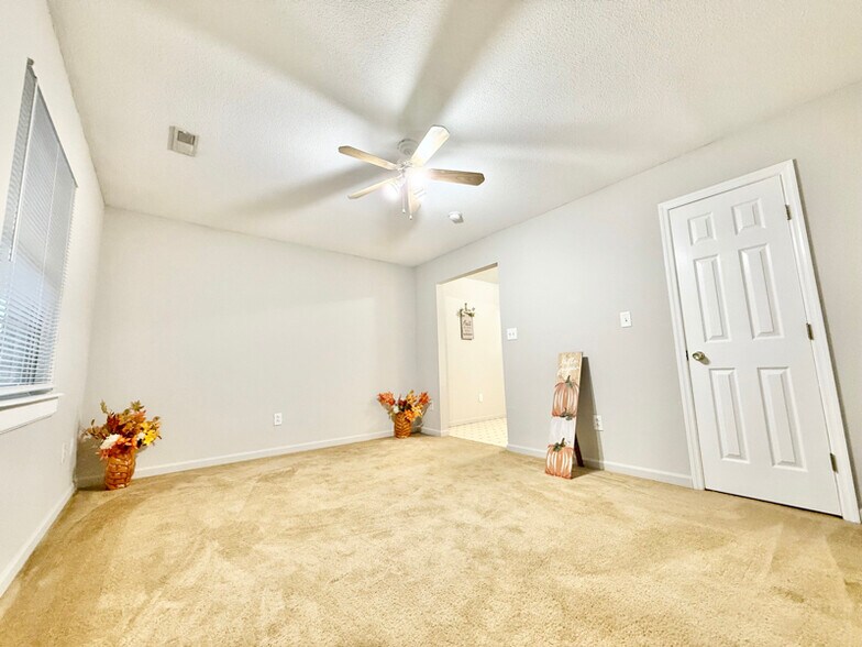 Primary Photo - 102 Carter Sells Rd