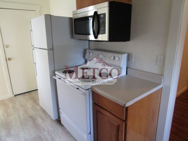 Building Photo - 15401