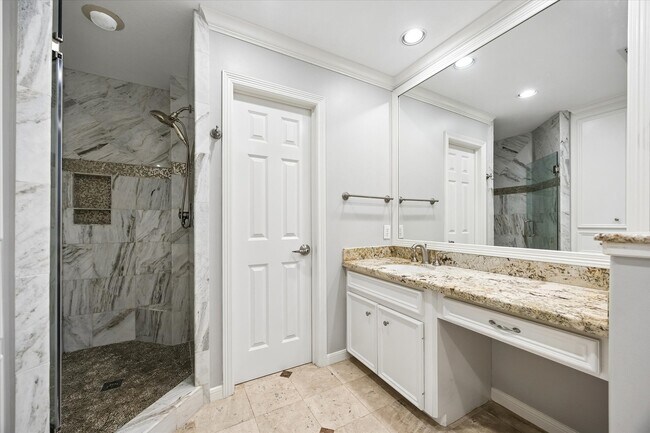 Building Photo - 2703 Westgate Dr