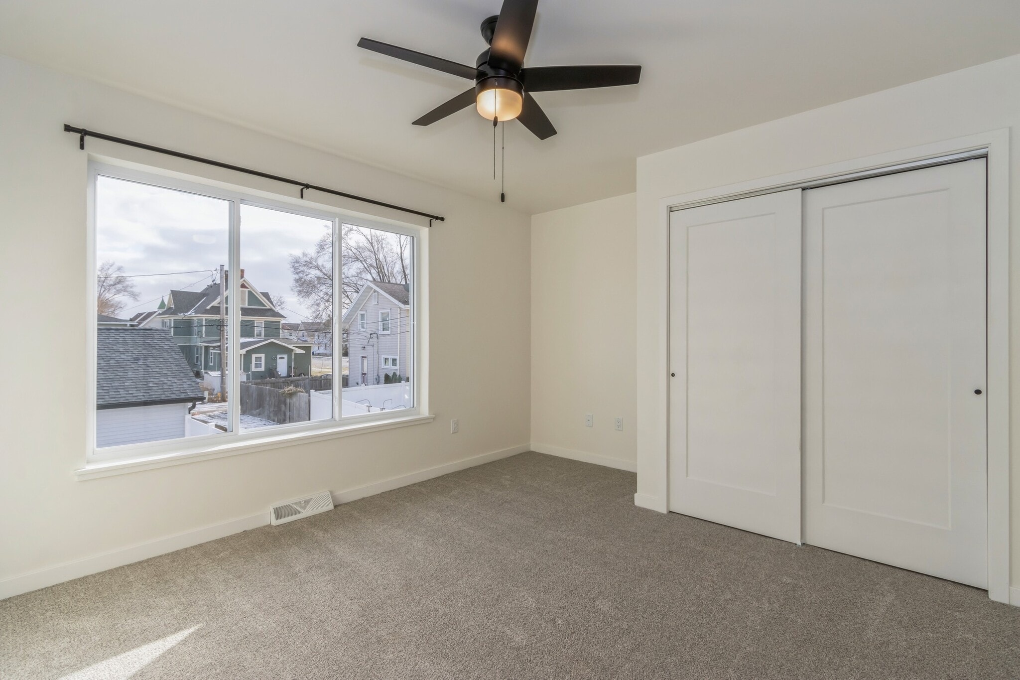 Building Photo - 417 C Ave NW