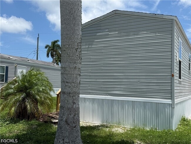 Building Photo - 12120 Cactus Dr