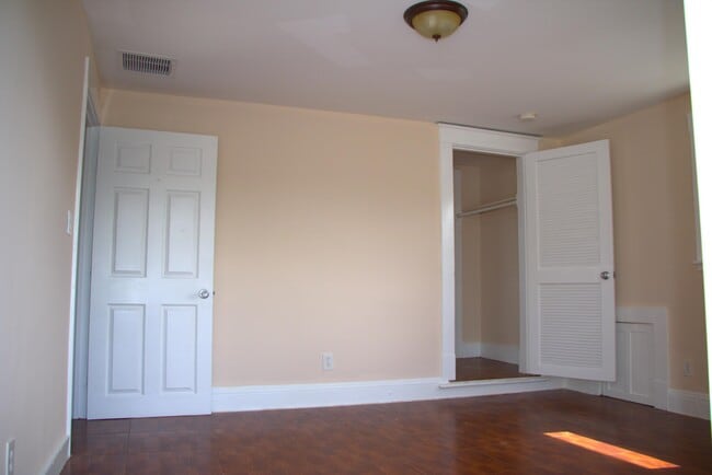 Building Photo - 5701 N Flagler Dr