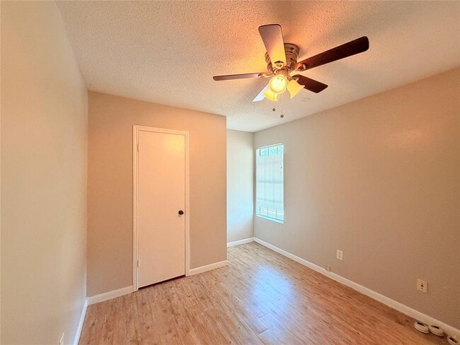 Building Photo - 14200 Sussman Ct