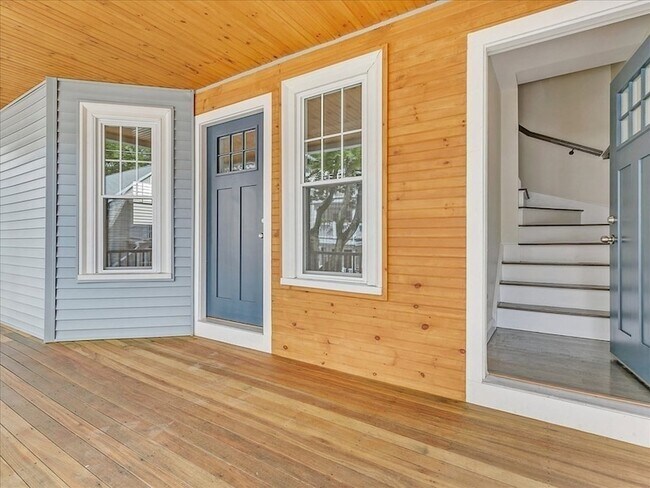 Building Photo - 18 Laurel St