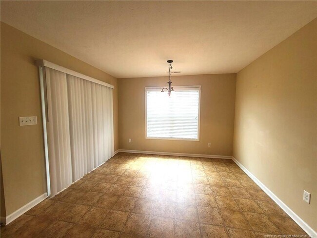 Building Photo - 265 Carolina Oaks Cir