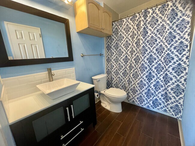Building Photo - 127 Greyrock Pl