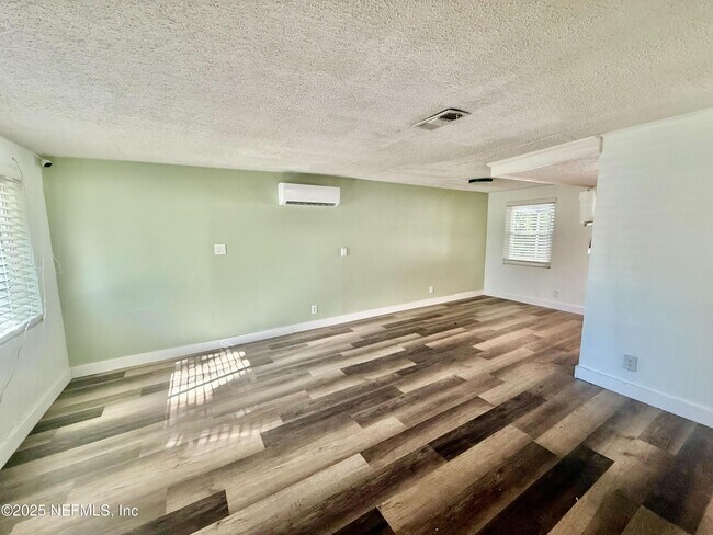 Building Photo - 7841 Eaton Ave