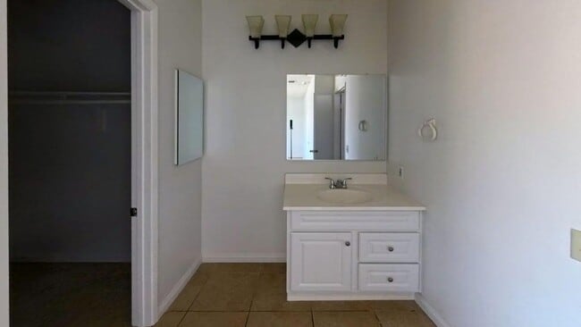 Building Photo - 13677 Golden Eagle Ct