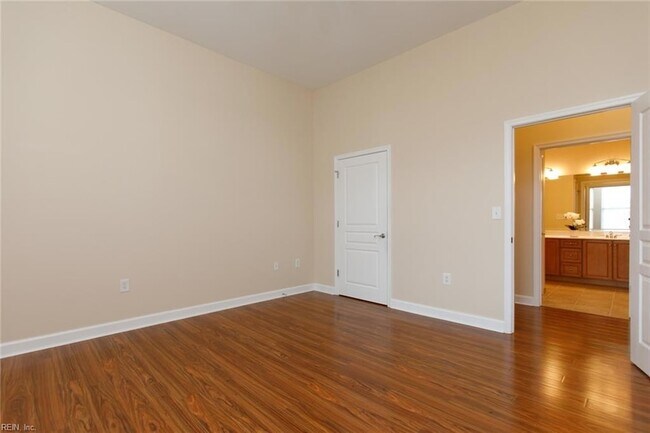 Building Photo - 670 Town Center Dr